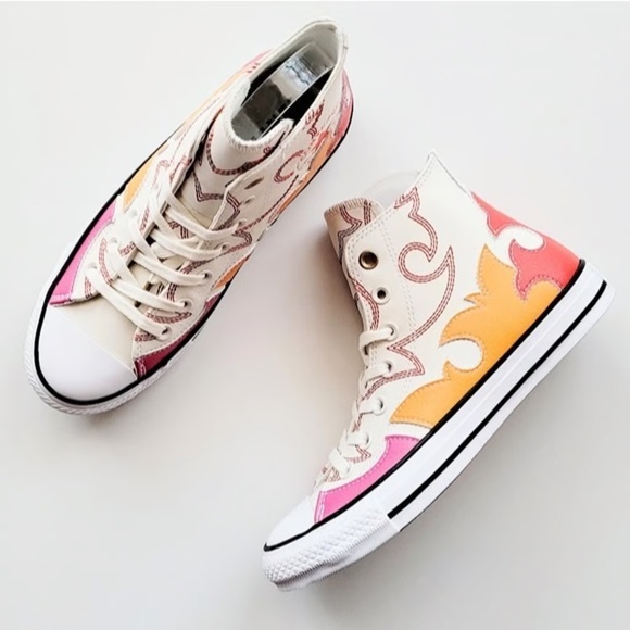 NWOT Converse Women’s Chuck Taylor All Star  High Top Egret Habanero Red/Orange - Picture 3 of 10